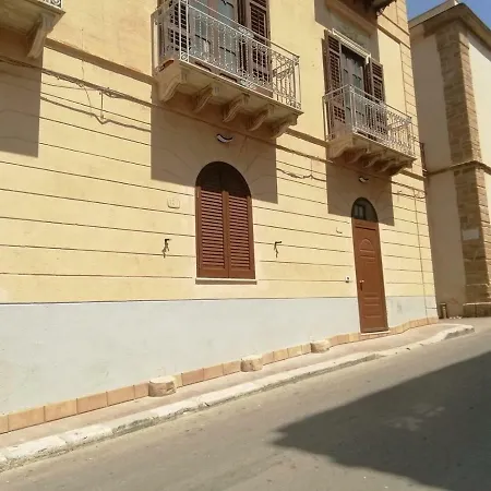 Janva Guest House 3*